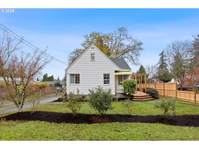 4830 Ne 60TH Ave, Portland, OR 97218