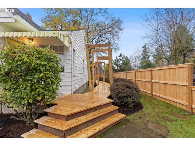 4830 Ne 60TH Ave, Portland, OR 97218