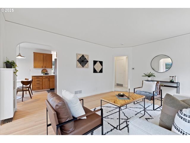 4830 Ne 60TH Ave, Portland, OR 97218