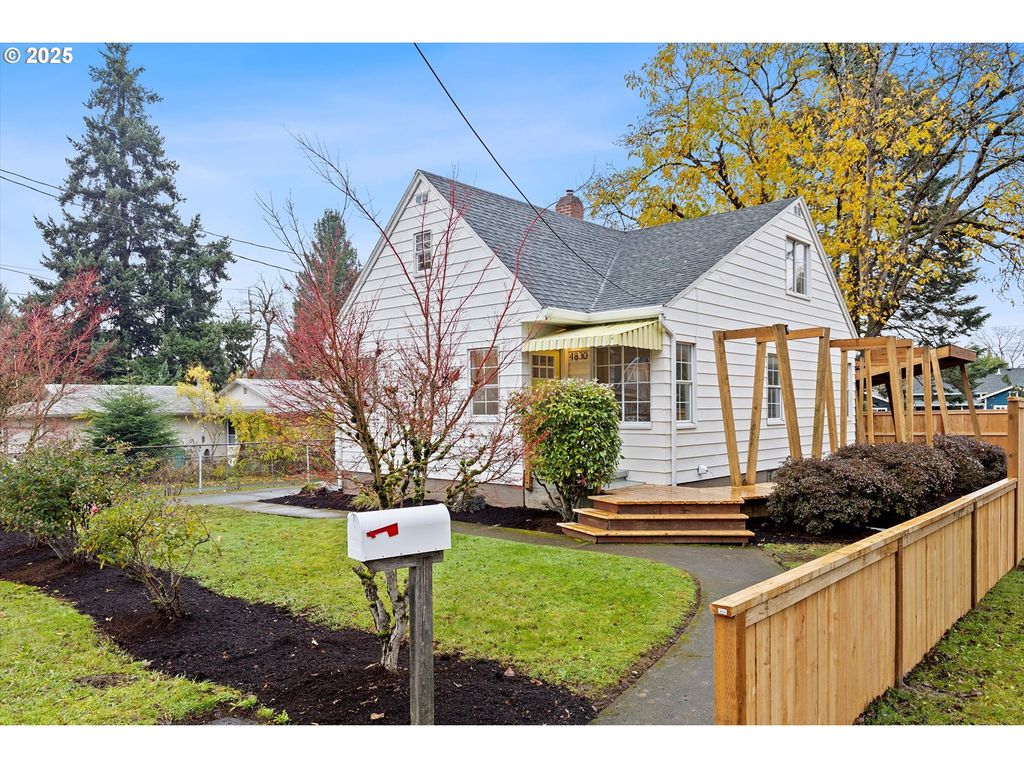 4830 Ne 60TH Ave, Portland, OR 97218