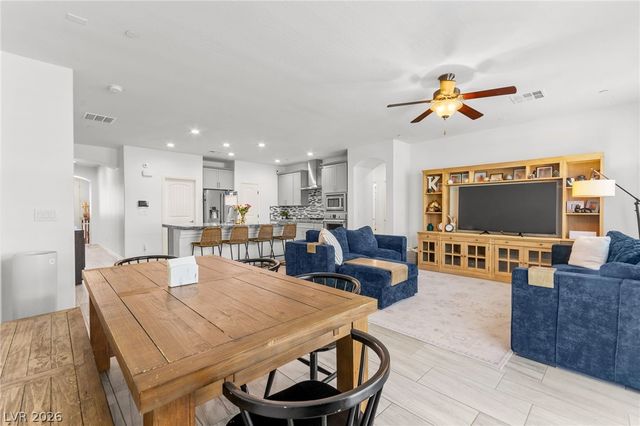 440 Calabria Beach Street, Henderson, NV 89015