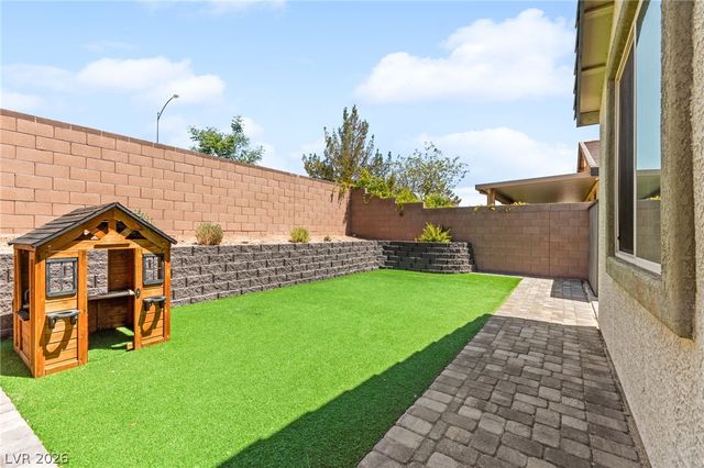440 Calabria Beach Street, Henderson, NV 89015