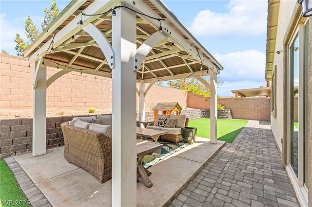440 Calabria Beach Street, Henderson, NV 89015