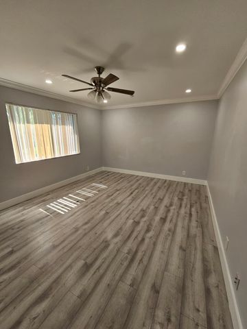 2148 Sherwood Forest Boulevard 4, West Palm Beach, FL 33415