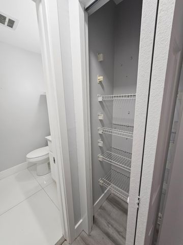 2148 Sherwood Forest Boulevard 4, West Palm Beach, FL 33415
