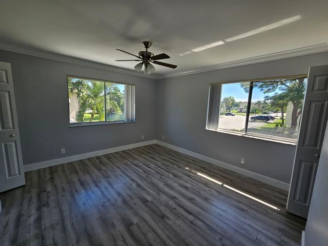 2148 Sherwood Forest Boulevard 4, West Palm Beach, FL 33415