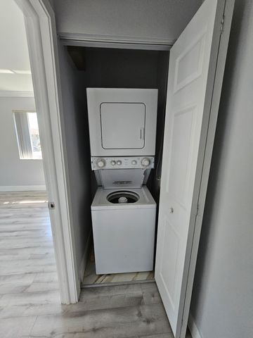 2148 Sherwood Forest Boulevard 4, West Palm Beach, FL 33415