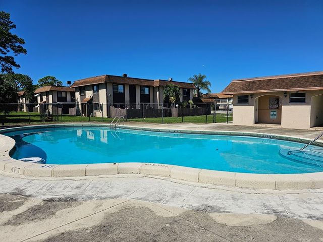 2148 Sherwood Forest Boulevard 4, West Palm Beach, FL 33415