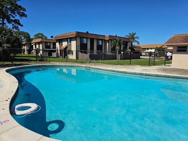 2148 Sherwood Forest Boulevard 4, West Palm Beach, FL 33415