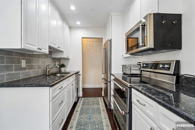 364 Ridgewood Avenue 3, Ridgewood, NJ 07450