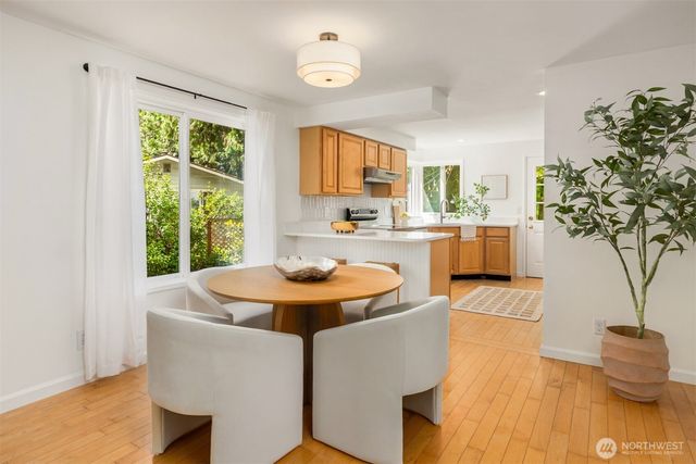8980 Bay Street NE, Bainbridge Island, WA 98110