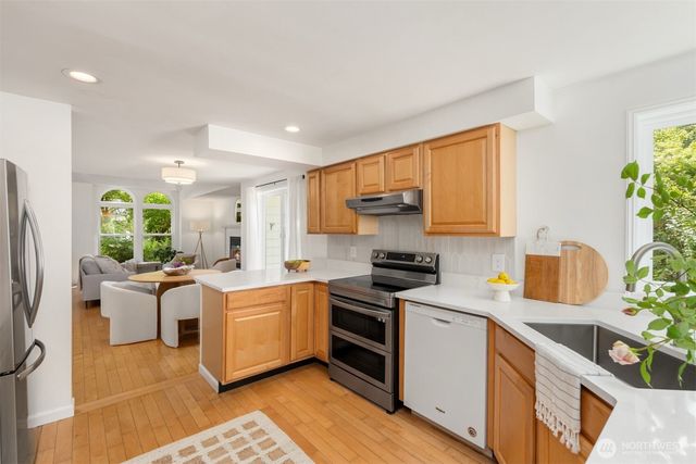 8980 Bay Street NE, Bainbridge Island, WA 98110