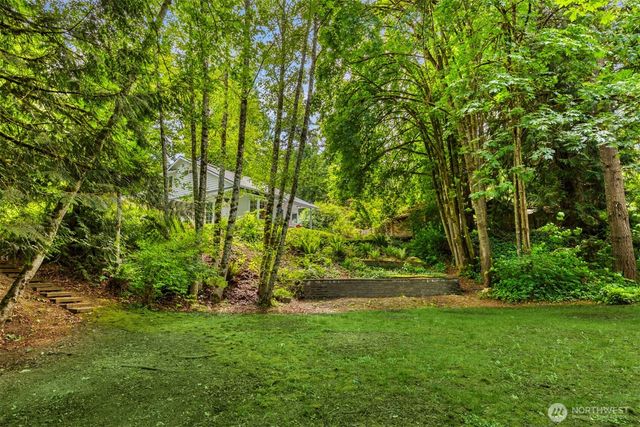 8980 Bay Street NE, Bainbridge Island, WA 98110