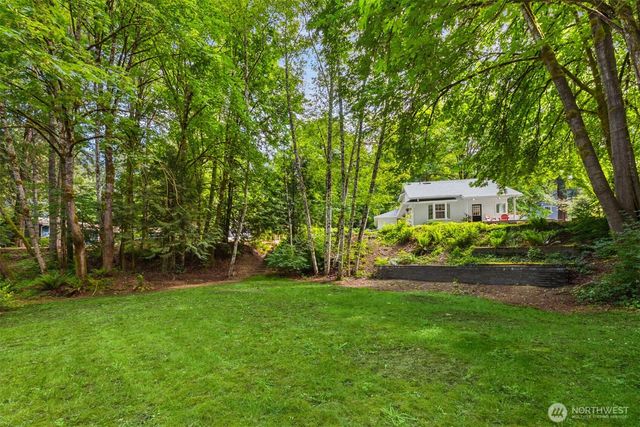 8980 Bay Street NE, Bainbridge Island, WA 98110