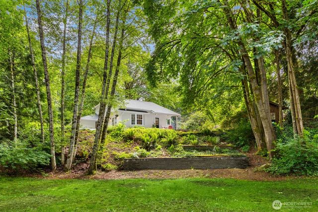 8980 Bay Street NE, Bainbridge Island, WA 98110