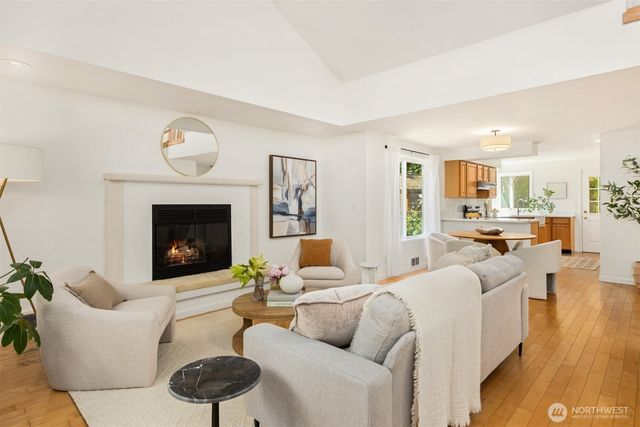 8980 Bay Street NE, Bainbridge Island, WA 98110