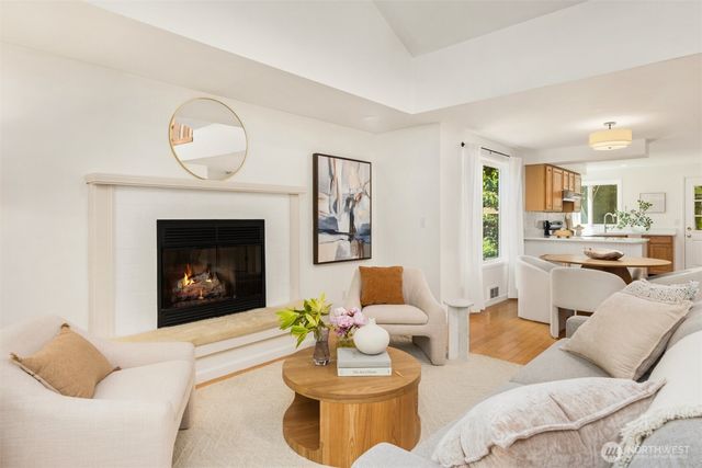 8980 Bay Street NE, Bainbridge Island, WA 98110