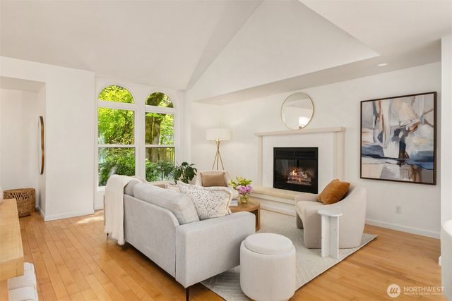 8980 Bay Street NE, Bainbridge Island, WA 98110