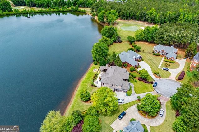 210 Turnberry Circle, Carrollton, GA 30116