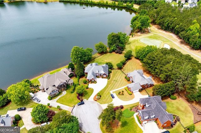 210 Turnberry Circle, Carrollton, GA 30116
