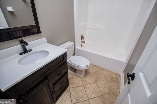 210 Turnberry Circle, Carrollton, GA 30116