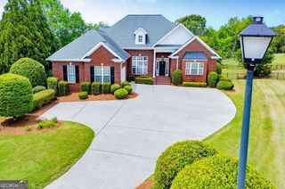 210 Turnberry Circle, Carrollton, GA 30116