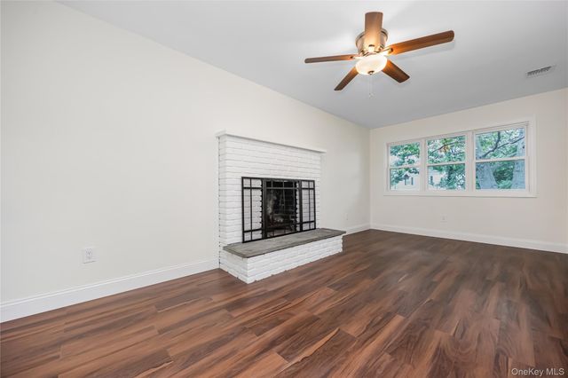 1182 E 3rd Avenue, Bay Shore, NY 11706