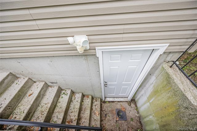 1182 E 3rd Avenue, Bay Shore, NY 11706