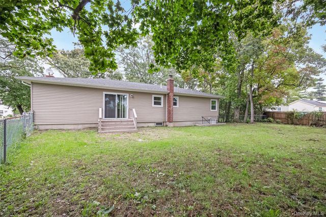 1182 E 3rd Avenue, Bay Shore, NY 11706