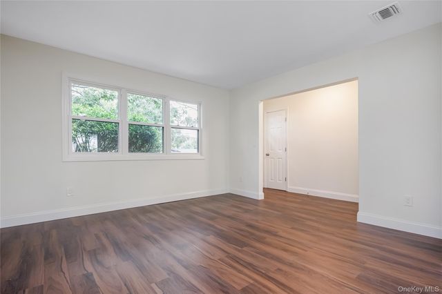 1182 E 3rd Avenue, Bay Shore, NY 11706