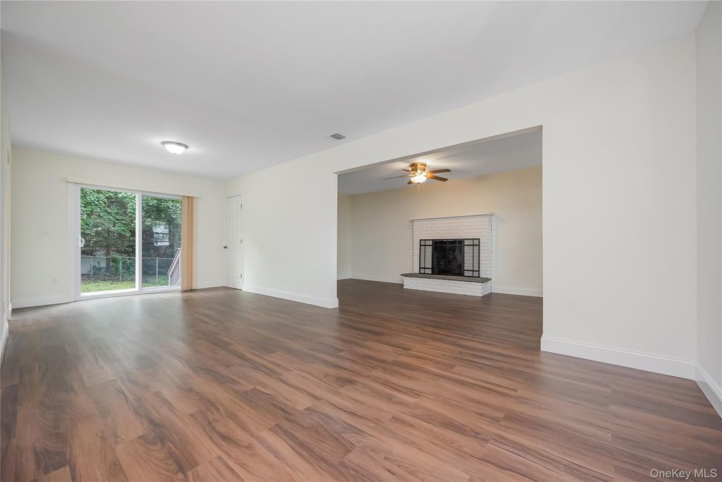 1182 E 3rd Avenue, Bay Shore, NY 11706 — photo 3
