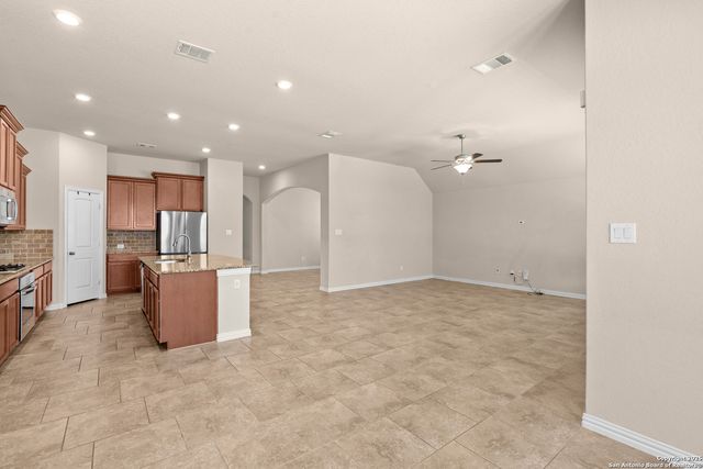 944 Raceland Rd, San Antonio, TX 78245