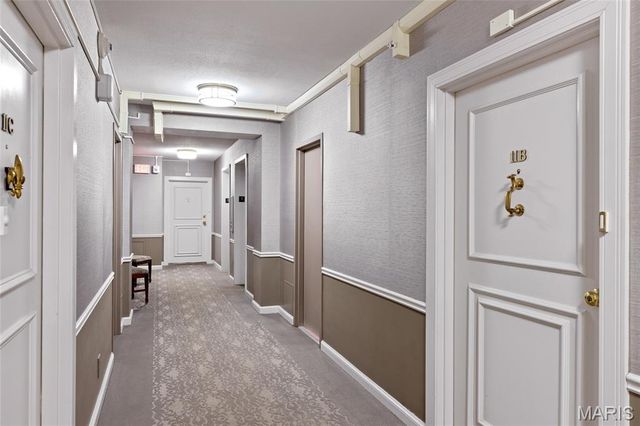 900 S Hanley Road 11B, Clayton, MO 63105