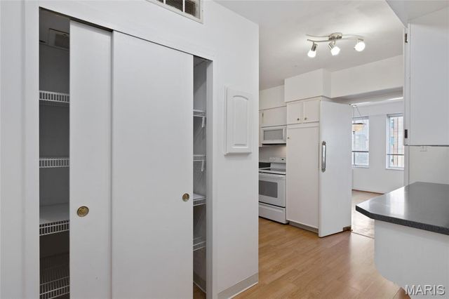 900 S Hanley Road 11B, Clayton, MO 63105