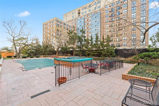 900 S Hanley Road 11B, Clayton, MO 63105