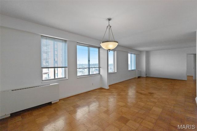 900 S Hanley Road 11B, Clayton, MO 63105