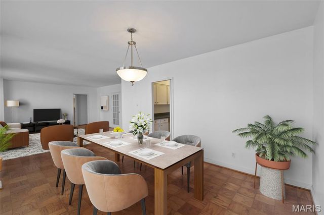 900 S Hanley Road 11B, Clayton, MO 63105