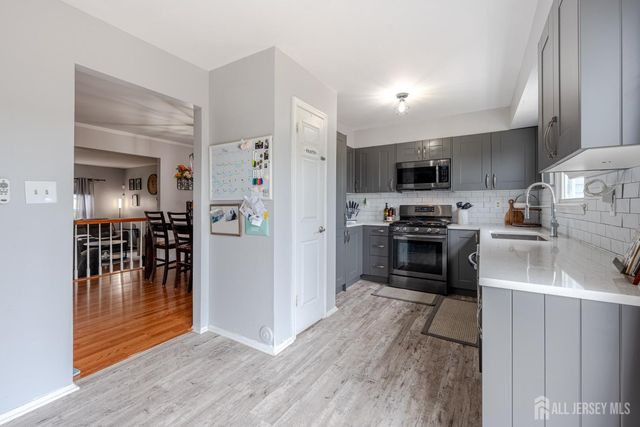 97 brookview Circle, Jamesburg, NJ 08831