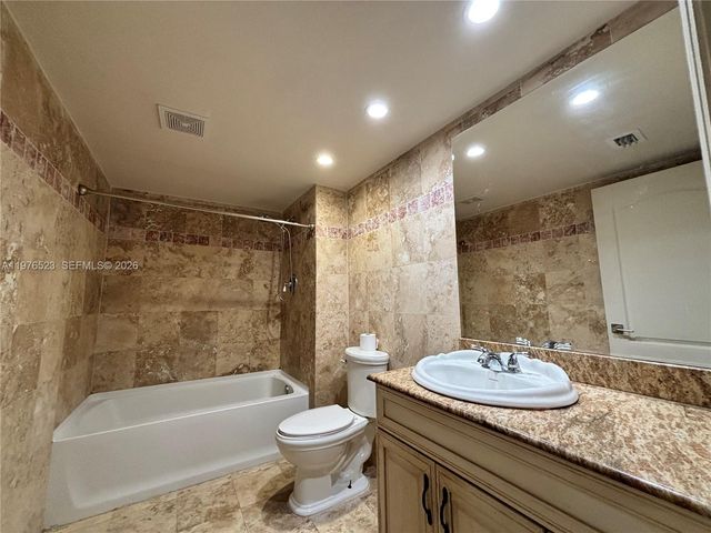 605 Ives Dairy Rd 102-7, Miami, FL 33179