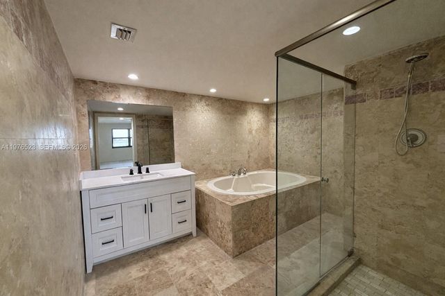 605 Ives Dairy Rd 102-7, Miami, FL 33179