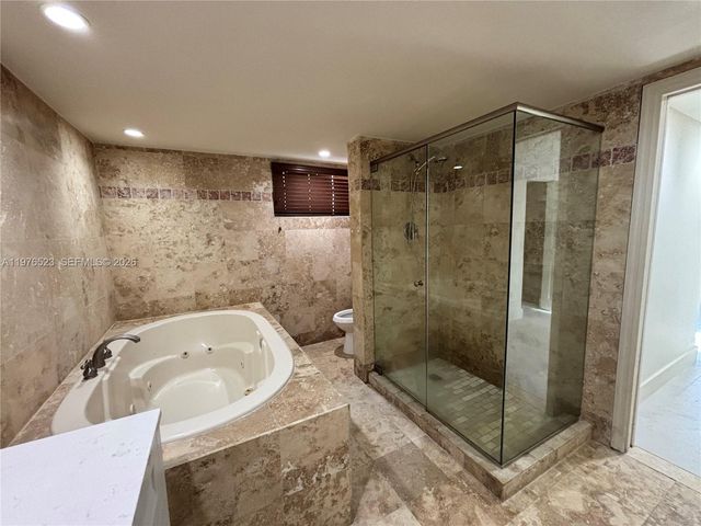 605 Ives Dairy Rd 102-7, Miami, FL 33179