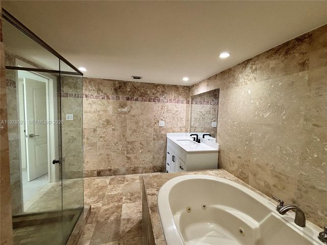 605 Ives Dairy Rd 102-7, Miami, FL 33179