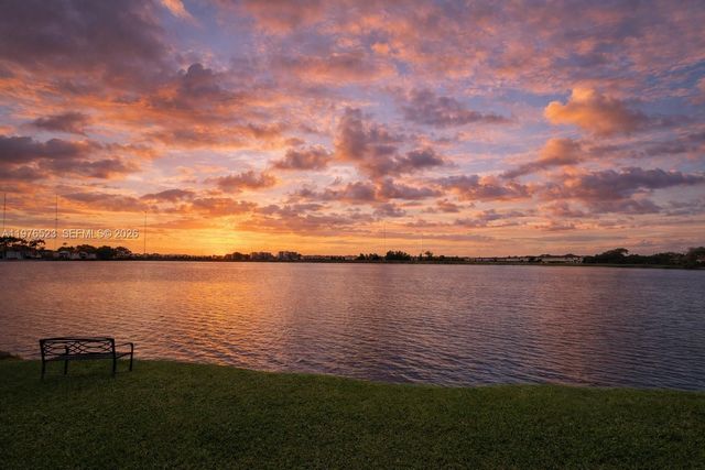 605 Ives Dairy Rd 102-7, Miami, FL 33179