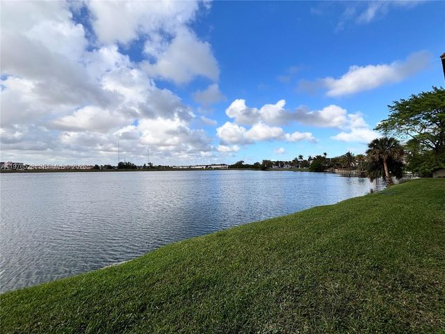 605 Ives Dairy Rd 102-7, Miami, FL 33179