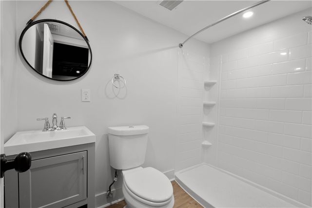 2678 Glenny Ln, West Mifflin, PA 15122