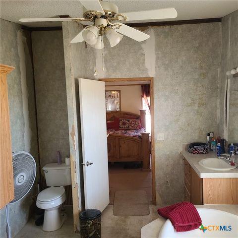 15885 S State Highway 36, Gatesville, TX 76528