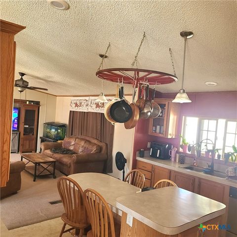 15885 S State Highway 36, Gatesville, TX 76528