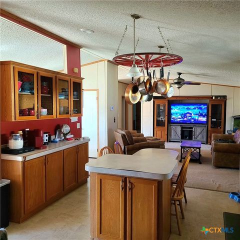 15885 S State Highway 36, Gatesville, TX 76528