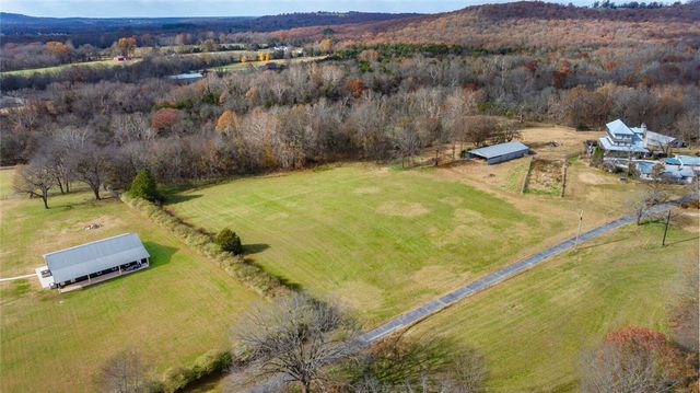 704 E Bowen Boulevard, Fayetteville, AR 72703