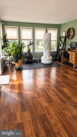 204 ELDERBERRY DR, Levittown, PA 19054